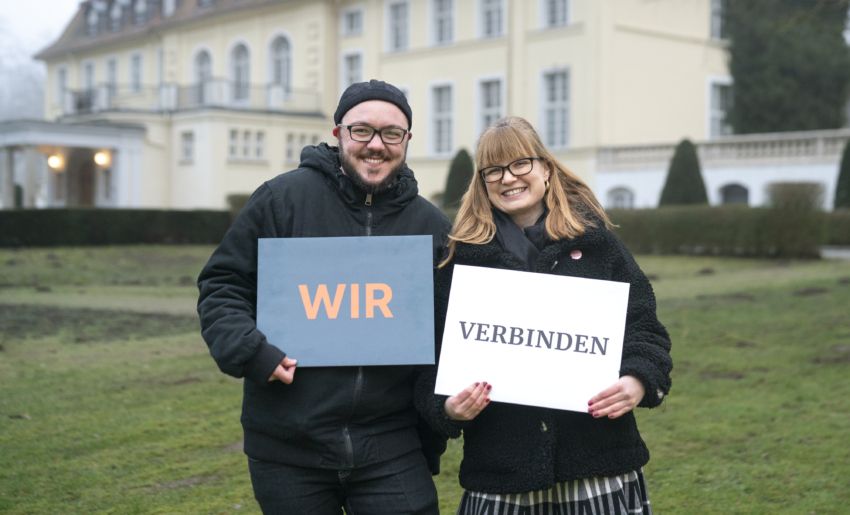 Caroline Lyle und Mitja Rabitz von Irrsinnig Menschlich e.V. bei der Kinnings Academy